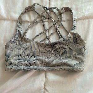 Lulu sports bra size 2